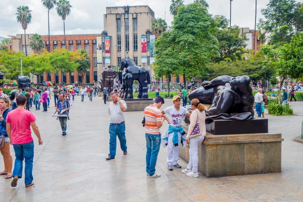 Gyönyörű Botero Plaza a város Medellin, Kolumbia — Stock Fotó