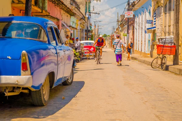 SANTA CLARA, CUBA - 08 DE SEPTIEMBRE DE 2015: Vista, centro de la ciudad capital de la provincia, Villa Clara . —  Fotos de Stock