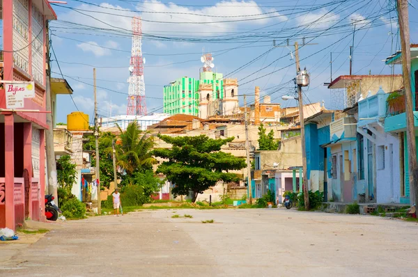 SANTA CLARA, CUBA - SETEMBRO 08, 2015: Vista, centro da cidade da capital da província, Villa Clara . — Fotografia de Stock