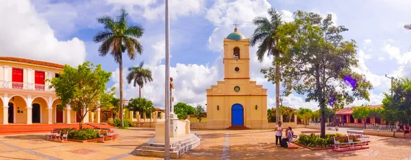 VINALES, CUBA - 13 DE SEPTIEMBRE DE 2015: Vinales es un pequeño pueblo y municipio en el centro norte de la provincia de Pinar del Río, Cuba. . —  Fotos de Stock