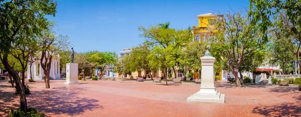 Lovers Park en el centro de Santa Marta, ciudad caribeña, norte de Colombia — Foto de Stock