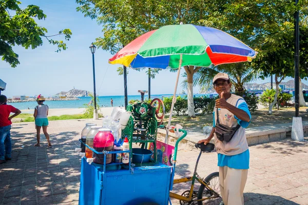 Bebida congelada vendedor de rua, Santa Marta, cidade caribenha no norte da Colômbia — Fotografia de Stock