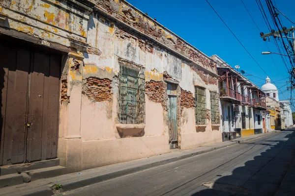 Old aged houses, Santa Marta, caribbean city in northern Colombia — Stock Photo, Image