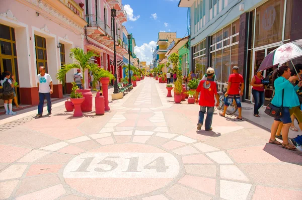 Sancti Spíritus, Cuba - 5 September 2015: Latijn voor de Heilige Geest. Het is een van de oudste Cubaanse Europese nederzettingen. — Stockfoto