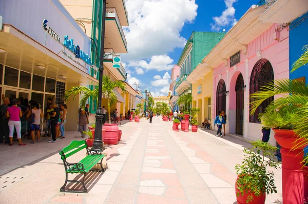 SANCTI SPIRITUS, CUBA - 5 de septiembre de 2015: Latín para Espíritu Santo. Es uno de los asentamientos europeos cubanos más antiguos . —  Fotos de Stock