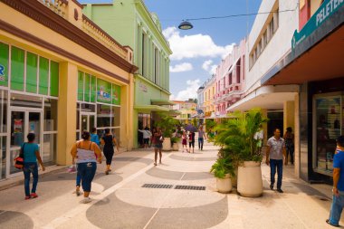 Camagüey, Cuba - 4 Eylül 2015: Sokak görünümü Unesco miras şehir merkezinin