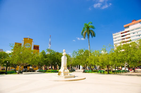 CIEGO DE AVILA, CUBA - 5 DE SEPTIEMBRE DE 2015: Centro de la capital de la Provincia . — Foto de Stock