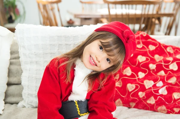 Linda niña en traje de Santa Claus — Foto de Stock