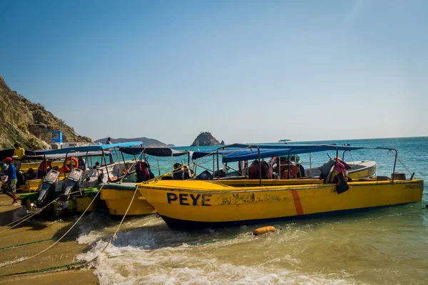 Touristic boats in Playa Blanca, Santa Marta, Colombia — Stock Photo, Image