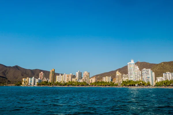 Rodadero Beach Santa Marta, Kolombiya Beautifulsea ve şehir görünümü — Stok fotoğraf