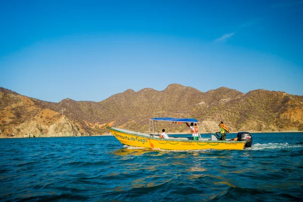 Toeristische boot in Santa Marta, Colombia — Stockfoto