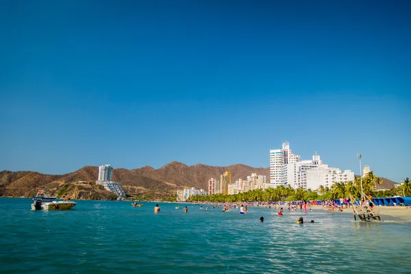 Gyönyörű tengerpart strandra néző, Santa Marta, Kolumbia — Stock Fotó