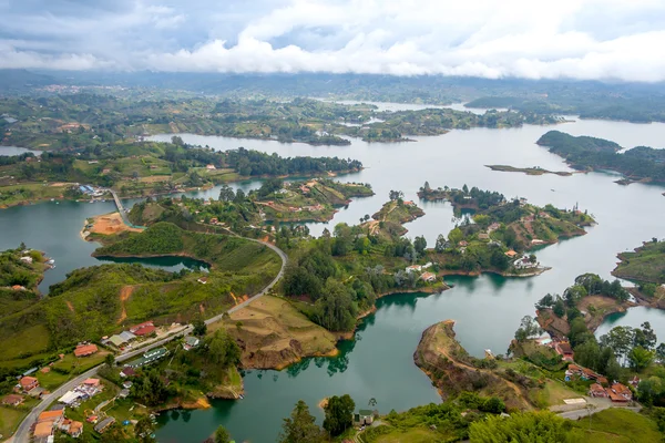 Vista aérea de Guatape em Antioquia, Colômbia — Fotografia de Stock