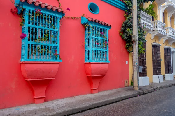 Hermosas fachadas de casa en las calles de Cartagena, Colombia —  Fotos de Stock