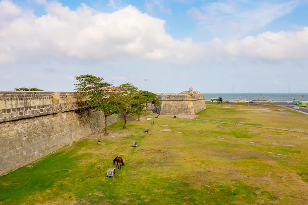 Fortified wall surrounding the historic center, Cartagena, Colombia — Stock Photo, Image