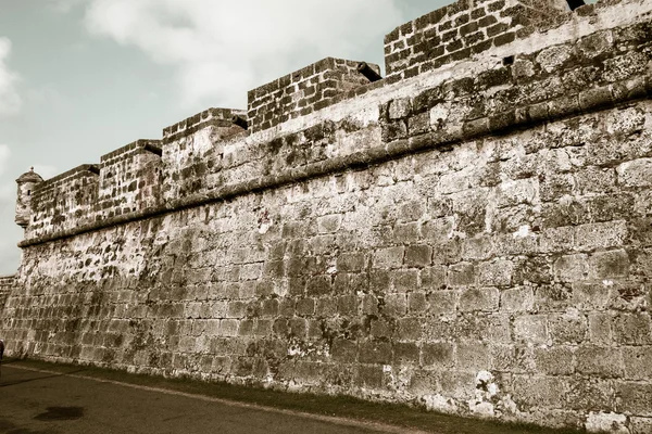 Versterkte muur rond het historisch centrum, Cartagena, Colombia — Stockfoto
