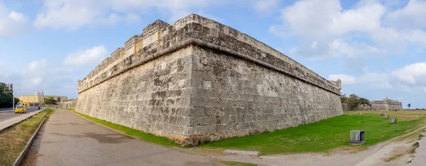 Muro fortificato che circonda il centro storico, Cartagena, Colombia — Foto Stock