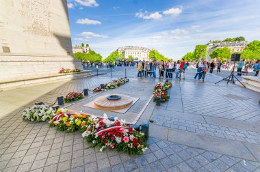 Mezar meçhul asker, Arc de Triomphe, Paris, Fransa