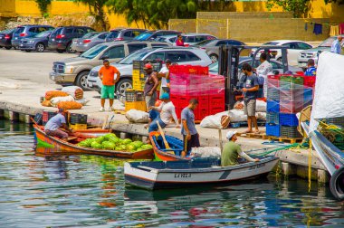 Willemstad Curacao - 2 Kasım 2015 - yüzen balık pazarı Willemstad, Curacao, Caribbean