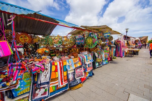 WILLEMSTAD, CURACAO - 2 DE NOVIEMBRE DE 2015 - Mercado flotante de pescado en Willemstad, Curazao, Caribe — Foto de Stock