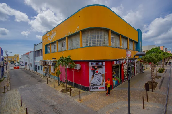 Oranjestad，阿鲁巴-2015 年 11 月 5 日: 端口用于旅游的游轮乘客 — 图库照片