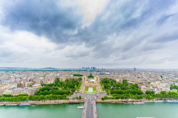 Affascinante vista sul Trocadero e sul Palais de Chaillot a Parigi — Foto Stock