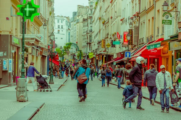 Hermosa visita de la calle Rue Montorgueil en París, Francia — Foto de Stock