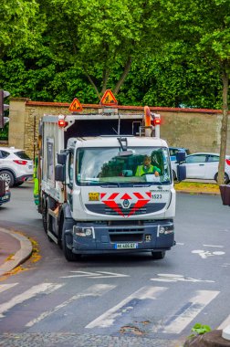 Çöp kamyonu, Paris, Fransa, sokaklarında atık toplama