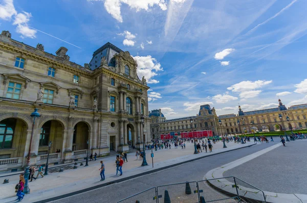 Kültéren, a Louvre, Párizs, Franciaország — Stock Fotó