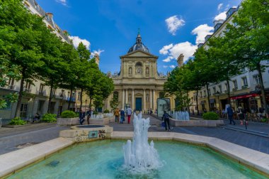 Sorbonne, edifice in the parisian Latin Quarter, which was former University of Paris.