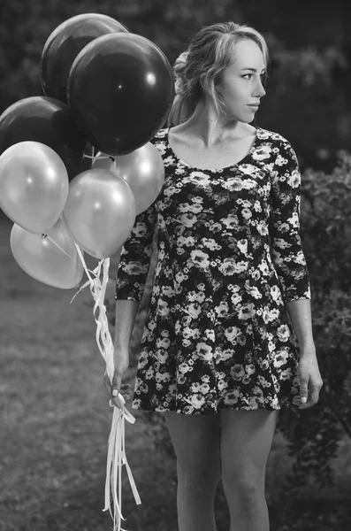 Beautiful model summer dreess balloons — Stock Photo, Image
