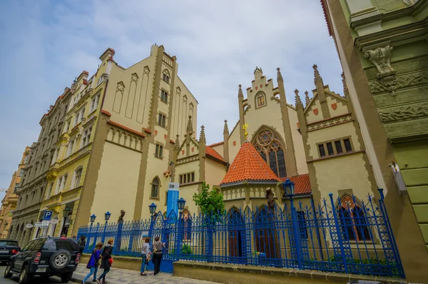 Prague, Czech Republic - 13 August, 2015: The Old New Synagogue located in old town, beautiful building with blue fences sorrounding it — Stock Photo, Image