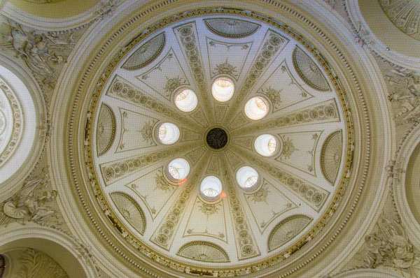 Vienna, Austria - 11 August, 2015: Inside economy class seating area on the train,  classy comfortable interior Dome ceiling of Hofburg Palace as seen from inside, beautiful patterns and royal design — ストック写真