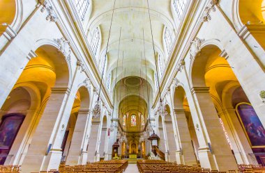 Paris, Fransa 1 Haziran 2015: İçinde kilise-of Notre Dame Versailles, güzel kemerler ve iç