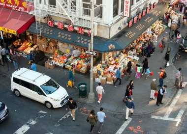 Chinatown Manhattan Bridge, New York üzerinden görünümü 