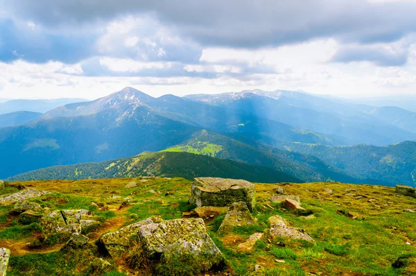 Ukrainian Carpathian mountains from the top of mount Petros — Stock Photo, Image