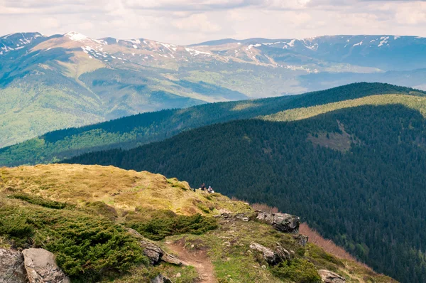 Paysage montagneux dans les Carpates ukrainiennes — Photo