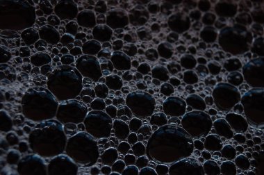 Siyah bir damla su. Soyut arkaplan .