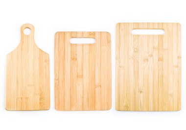 Mutfak kesme tahtası beyaz arkaplanda izole edildi.