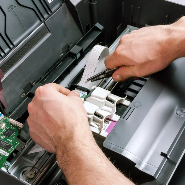 Maintenance and repair of the printer — Stock Photo, Image