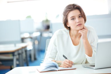 Kadın yazma Not Office