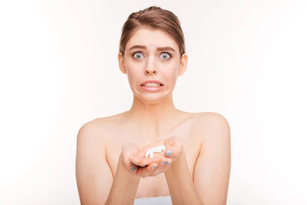 Lustige Frau mit Tabletten — Stockfoto