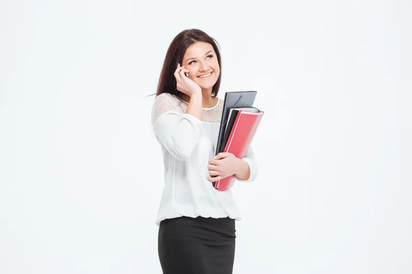 Feliz empresária falando ao telefone — Fotografia de Stock