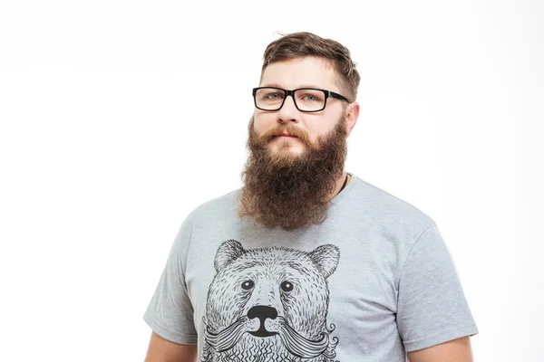 Portrait de bel homme barbu sérieux dans des lunettes — Photo