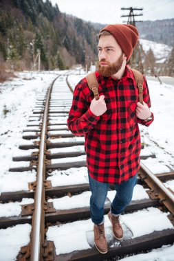 Yalnız seyahat adam