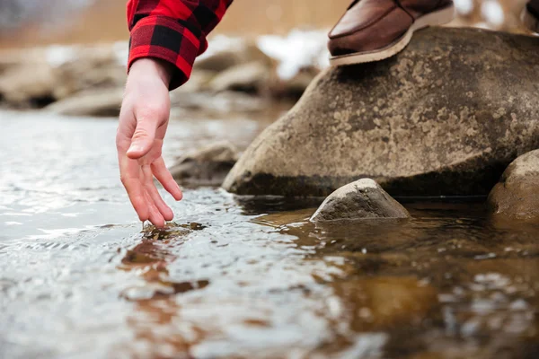 Masculino prueba de agua en el río —  Fotos de Stock