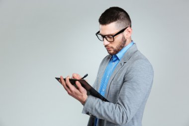 İşadamı notlar içinde clipboard yapma