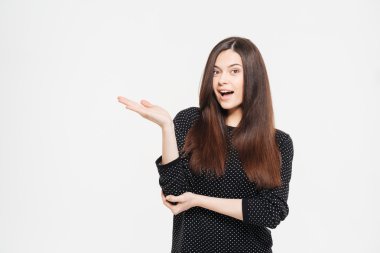 Boşaltmak avuç içinde tutan kadın