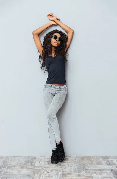 Afro american kobieta uroda moda — Zdjęcie stockowe
