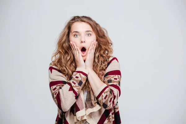 Amazed woman looking at camera — Stock Photo, Image